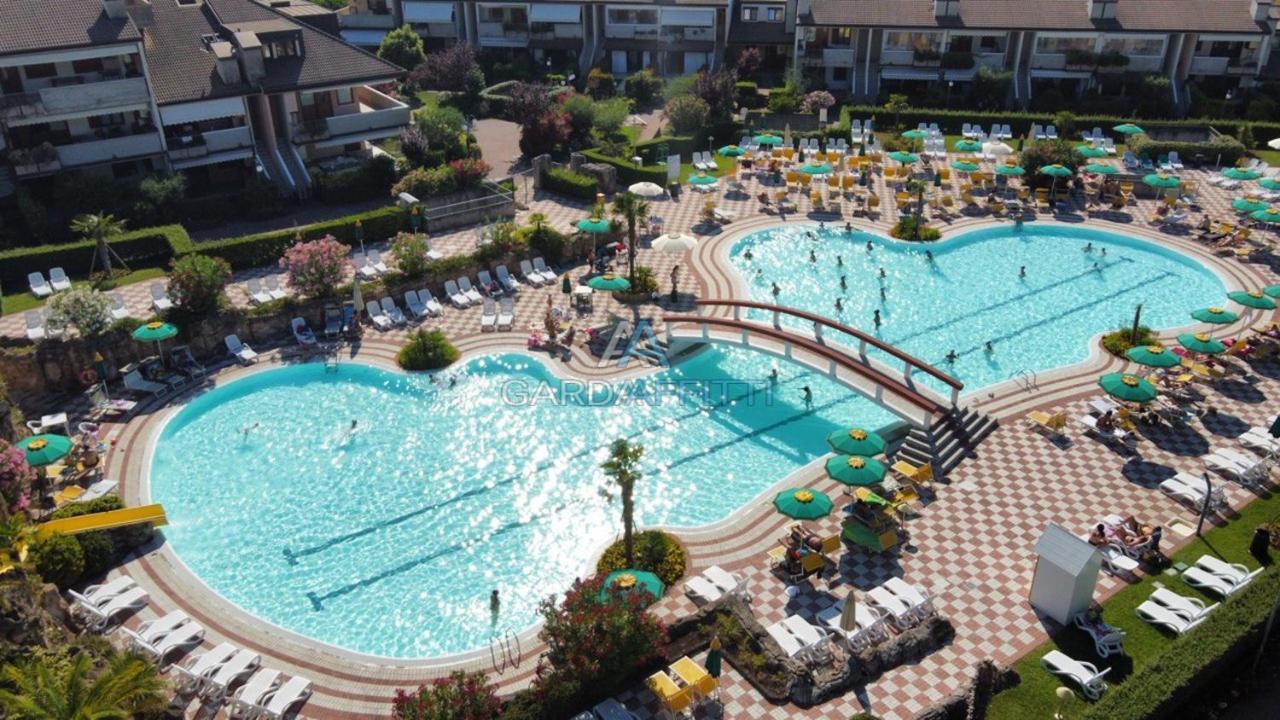 Perla Apartment - 3 Piscine E Un Bar - Desenzano Desenzano del Garda Luaran gambar