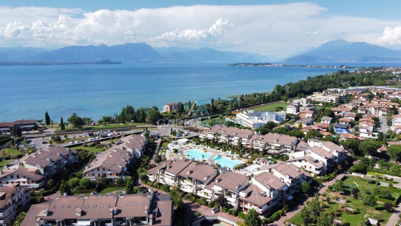 Perla Apartment - 3 Piscine E Un Bar - Desenzano Desenzano del Garda Luaran gambar