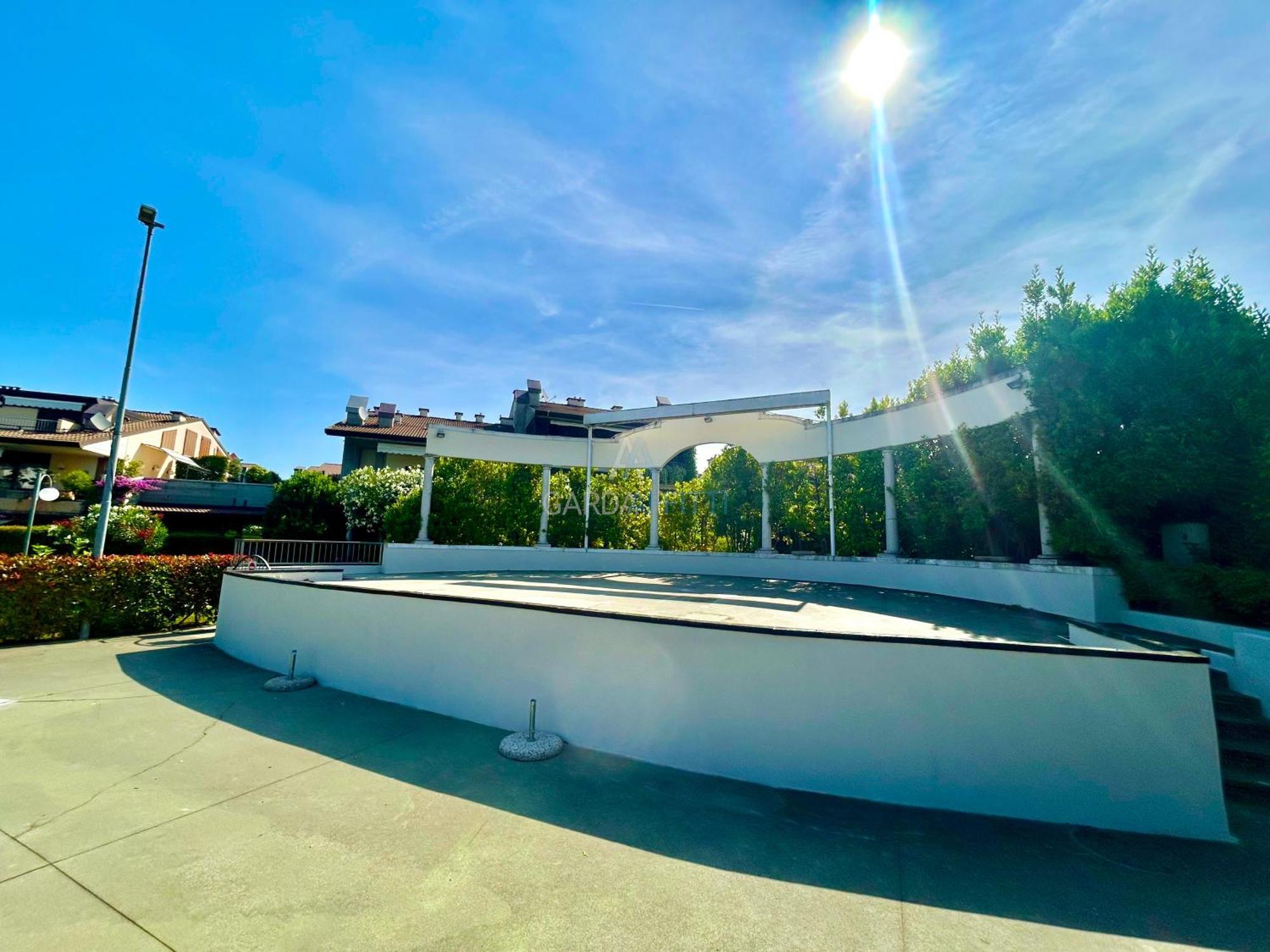 Perla Apartment - 3 Piscine E Un Bar - Desenzano Desenzano del Garda Luaran gambar
