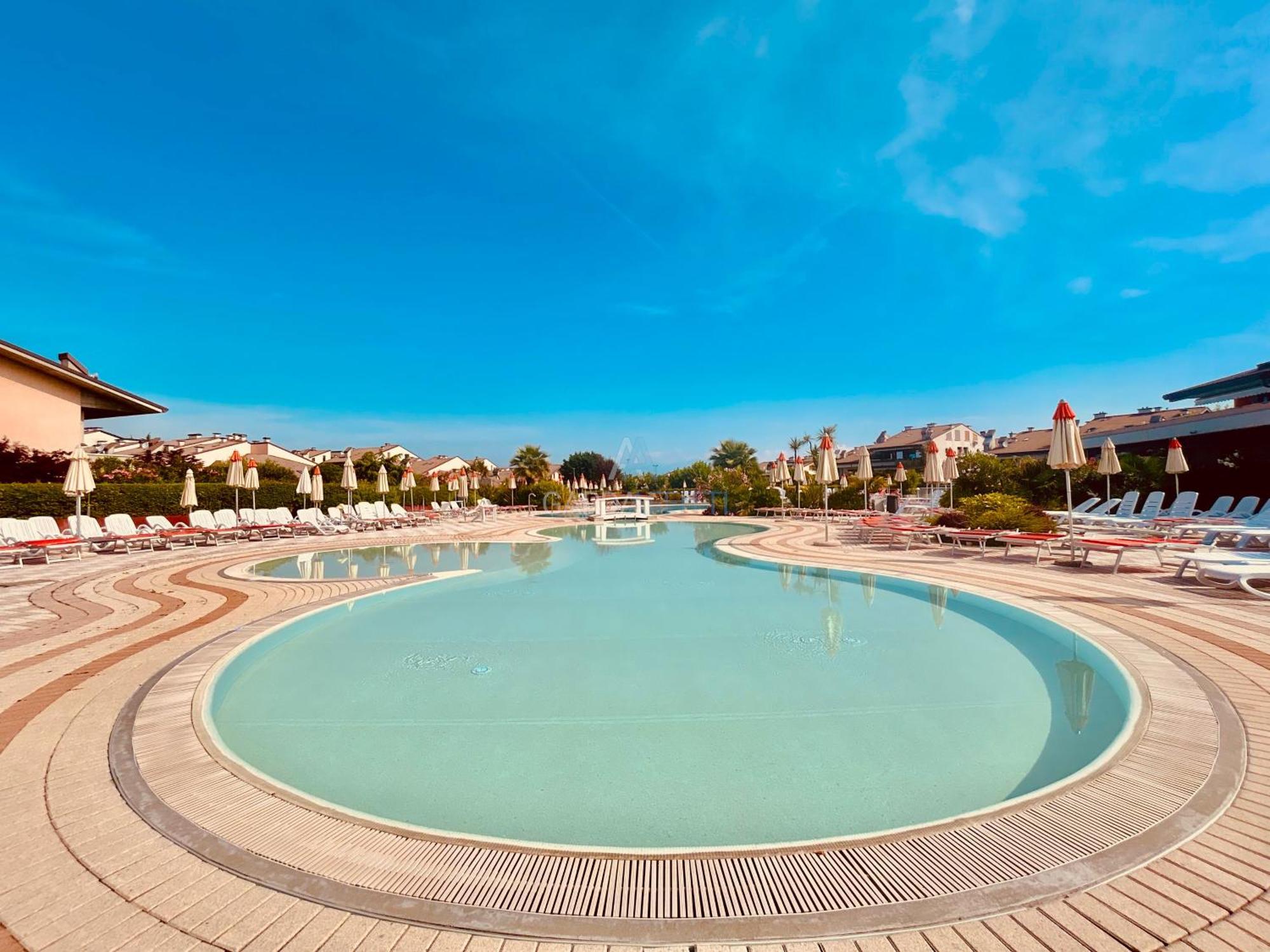 Perla Apartment - 3 Piscine E Un Bar - Desenzano Desenzano del Garda Luaran gambar